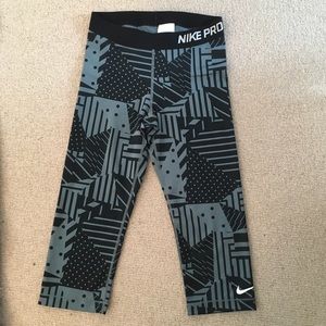 Nike Pro cropped running leggings